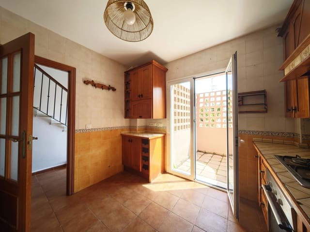 3 sovrum Radhus till salu i La Línea de la Concepción med pool garage - 315 000 € (Ref: 9783159)