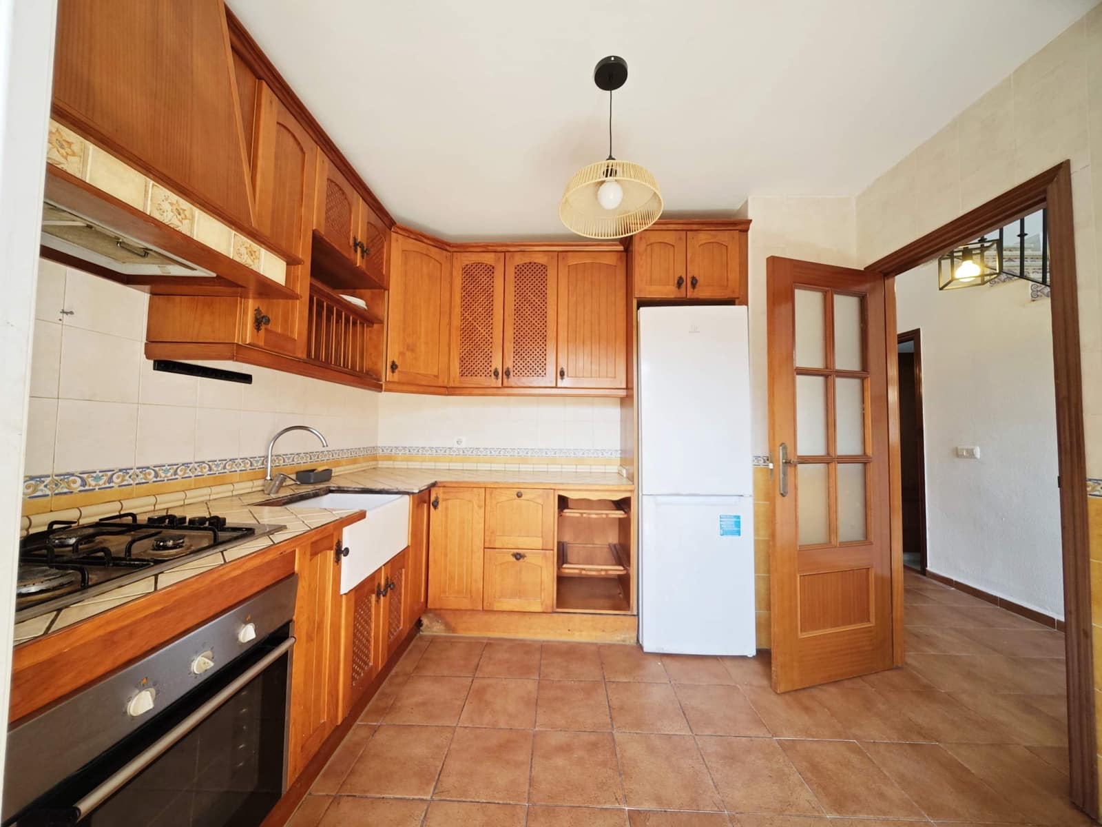 3 sovrum Radhus till salu i La Linea de la Concepcion med pool garage - 315 000 € (Ref: 9783159)