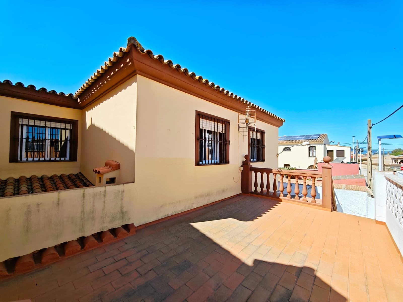 5 soveværelse Villa til salg i Algeciras - € 450.000 (Ref: 9784069)