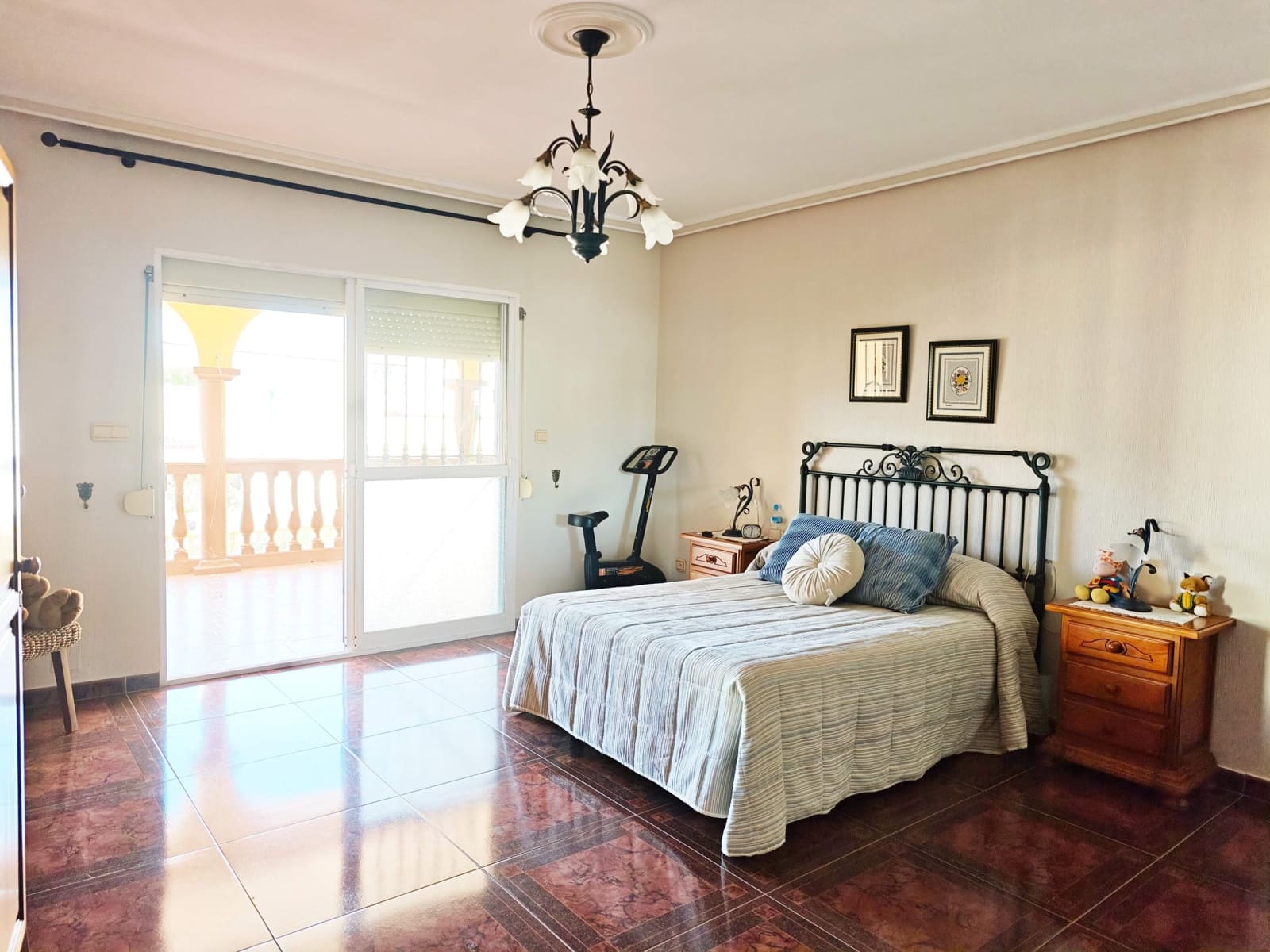 5 soveværelse Villa til salg i Algeciras - € 450.000 (Ref: 9784069)