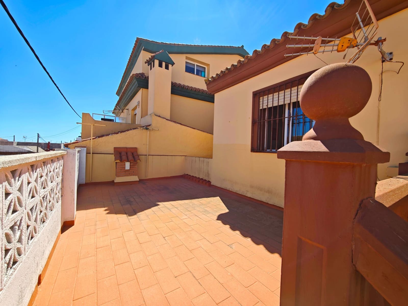 5 soveværelse Villa til salg i Algeciras - € 450.000 (Ref: 9784069)