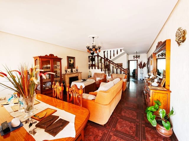 5 soveværelse Villa til salg i Algeciras - € 450.000 (Ref: 9784069)