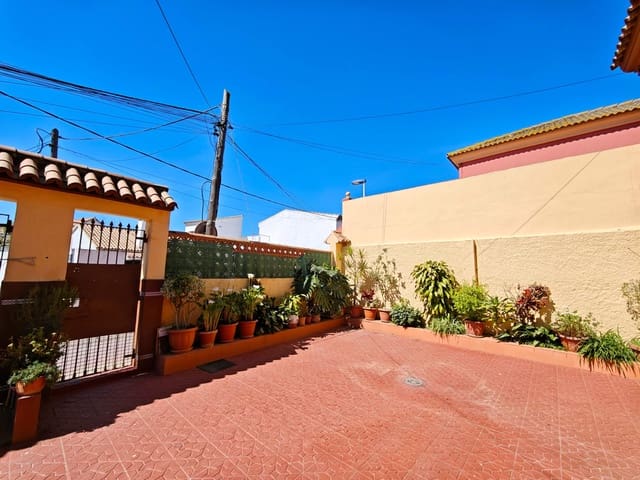 5 soveværelse Villa til salg i Algeciras - € 450.000 (Ref: 9784069)