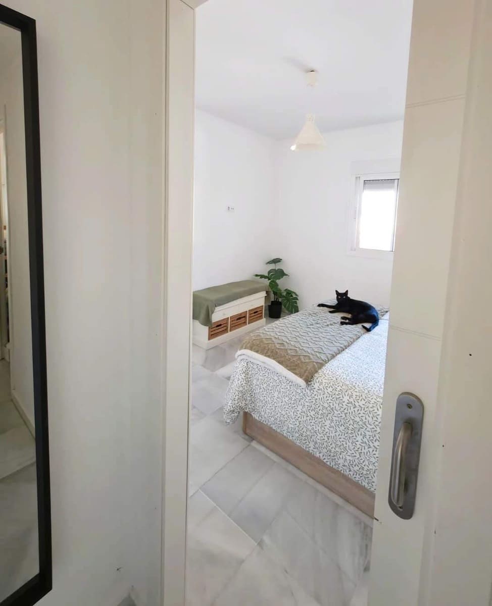 2 slaapkamer Flat te koop in Algeciras - € 220.000 (Ref: 9784070)