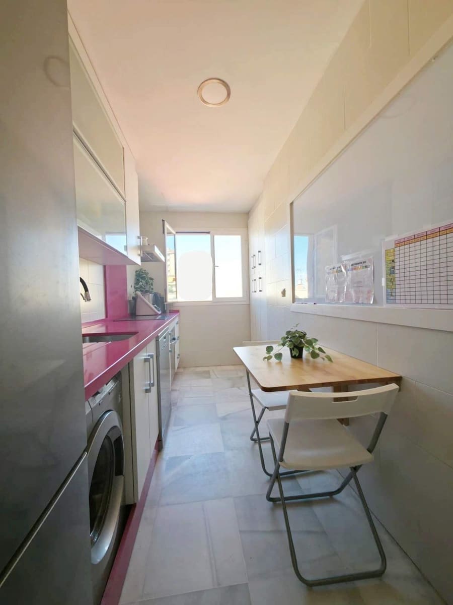 2 slaapkamer Flat te koop in Algeciras - € 220.000 (Ref: 9784070)