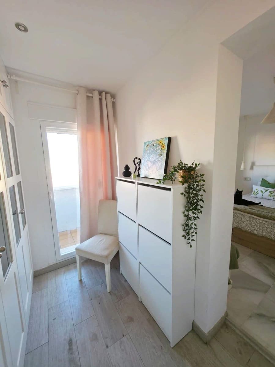 2 slaapkamer Flat te koop in Algeciras - € 220.000 (Ref: 9784070)