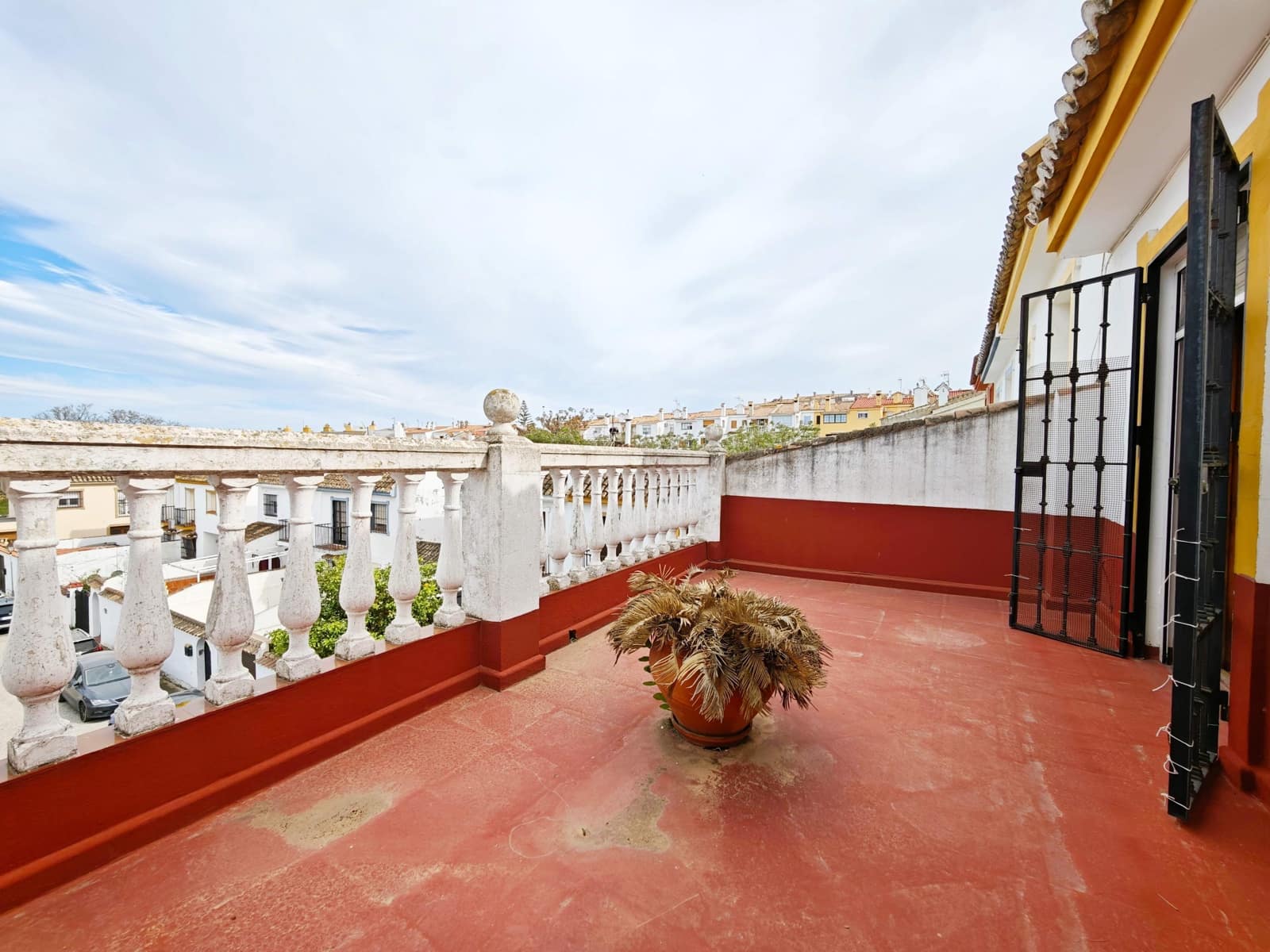 4 Zimmer Reihenhaus zu verkaufen in Algeciras mit Garage - 300.000 € (Ref: 9784071)