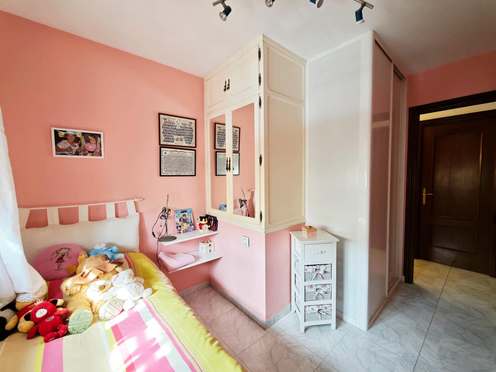 4 Zimmer Reihenhaus zu verkaufen in Algeciras mit Garage - 300.000 € (Ref: 9784071)