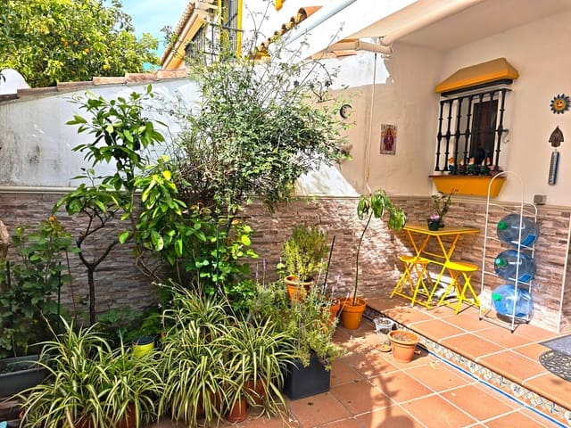 4 Zimmer Reihenhaus zu verkaufen in Algeciras mit Garage - 300.000 € (Ref: 9784071)