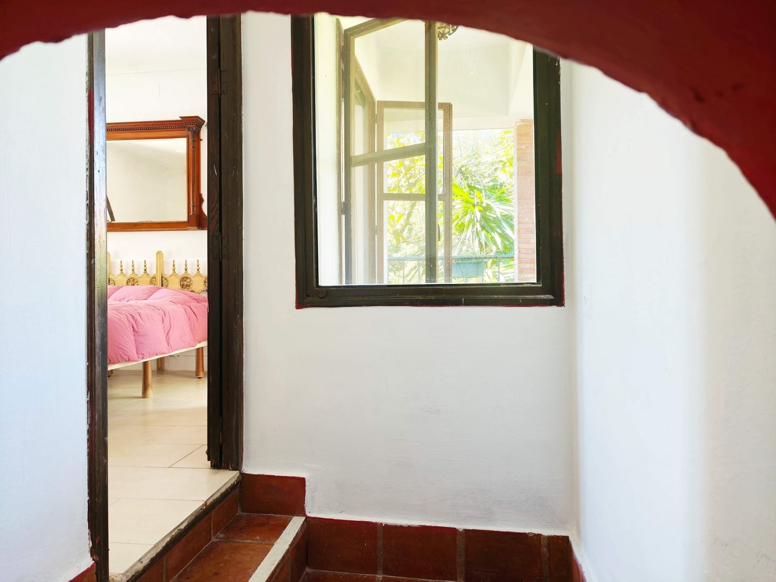 5 bedroom Villa for sale in Algeciras with pool garage - € 650,000 (Ref: 9784072)