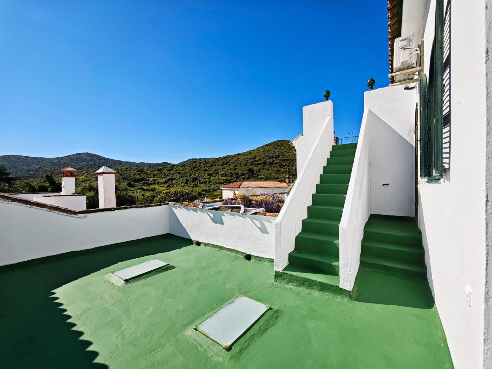 5 bedroom Villa for sale in Algeciras with pool garage - € 650,000 (Ref: 9784072)