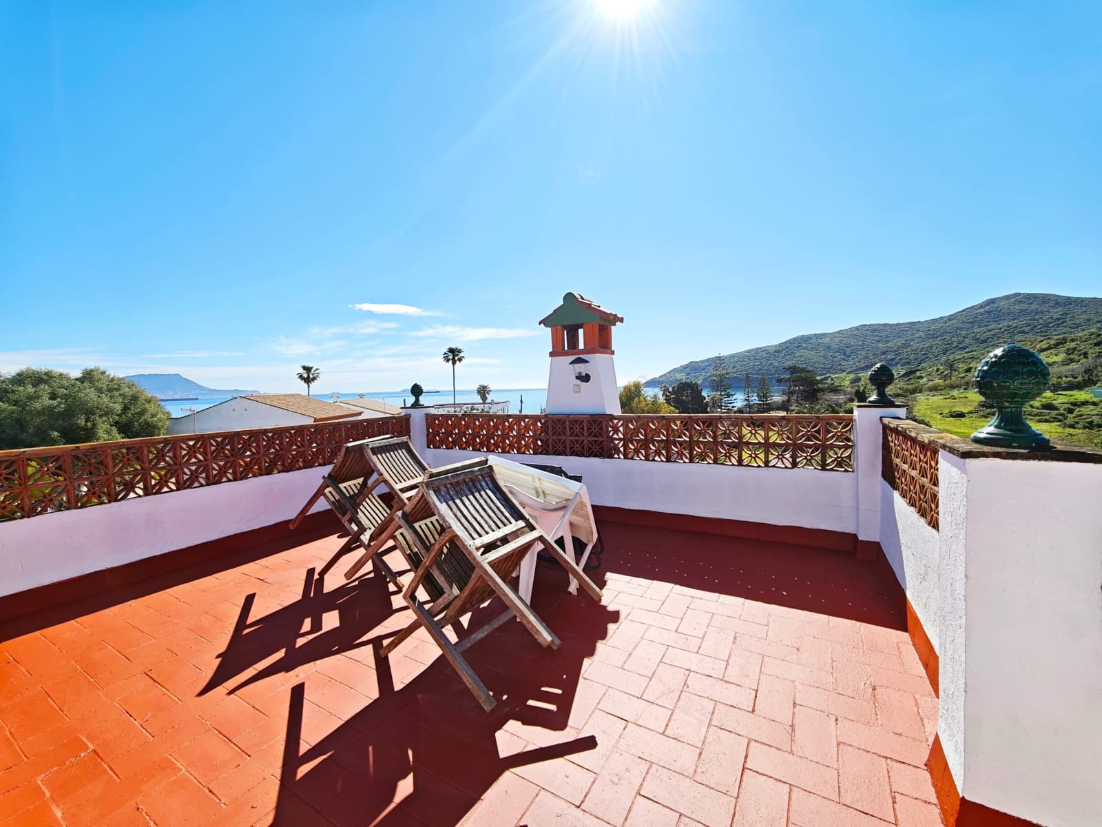 5 bedroom Villa for sale in Algeciras with pool garage - € 650,000 (Ref: 9784072)