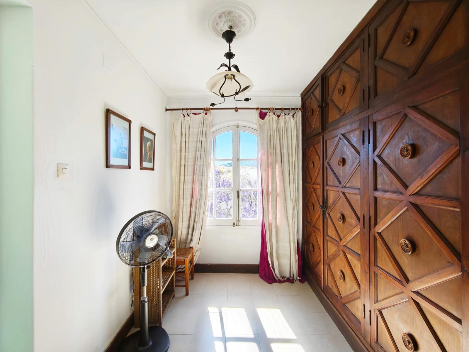 5 bedroom Villa for sale in Algeciras with pool garage - € 650,000 (Ref: 9784072)