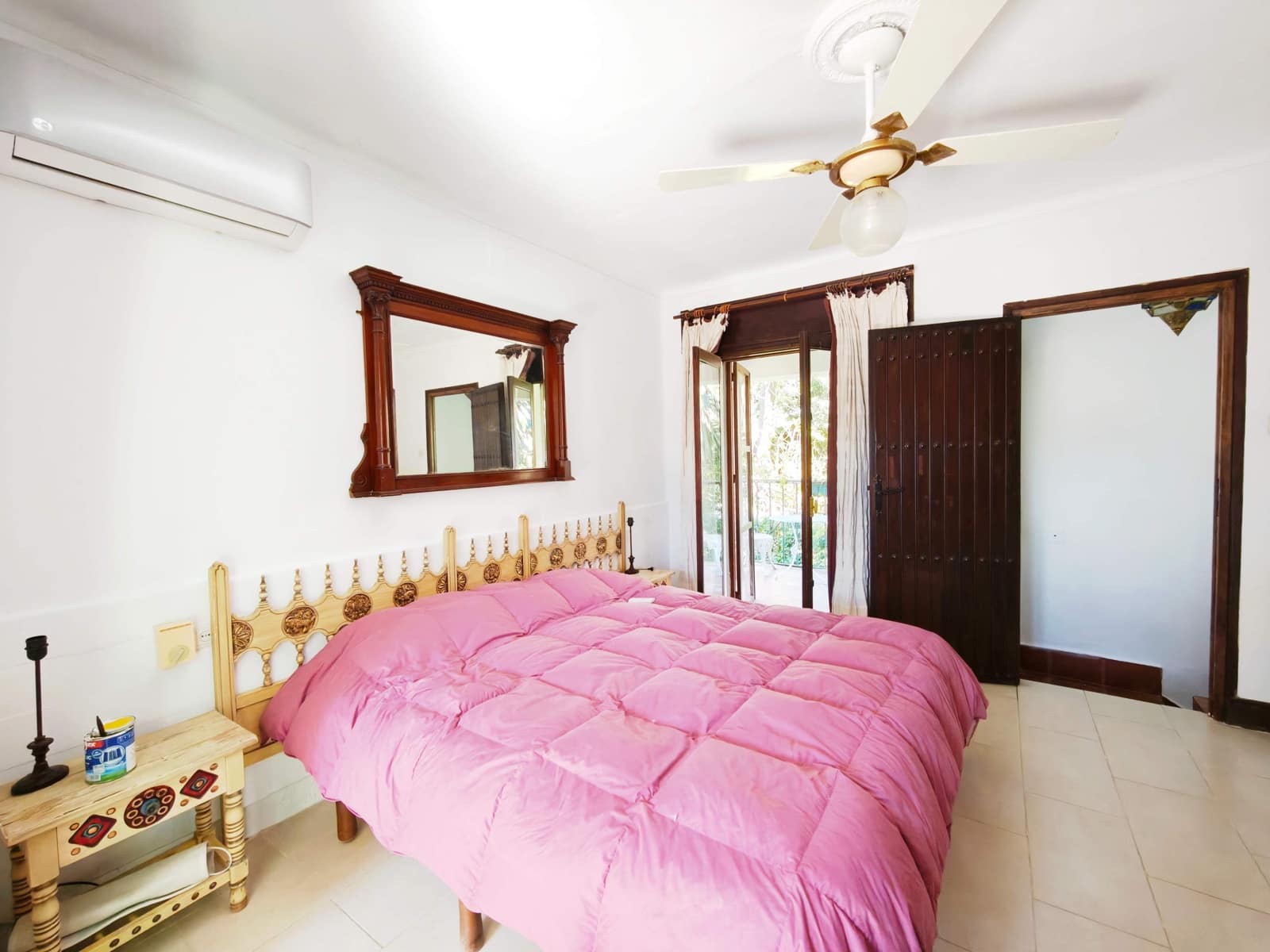 5 bedroom Villa for sale in Algeciras with pool garage - € 650,000 (Ref: 9784072)