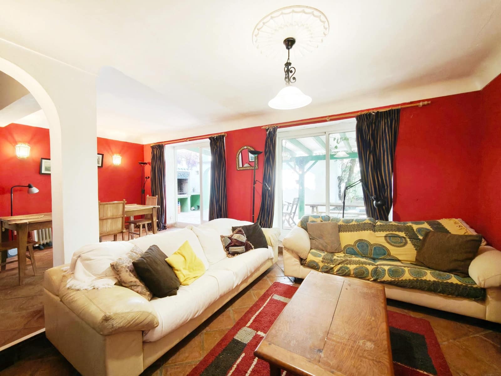 5 bedroom Villa for sale in Algeciras with pool garage - € 650,000 (Ref: 9784072)