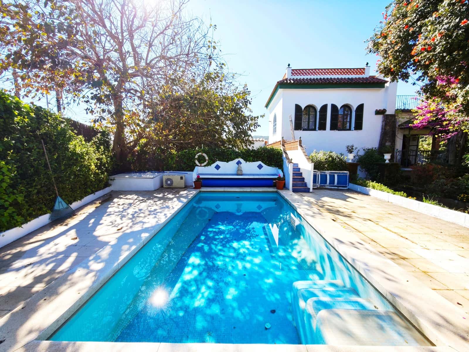 5 bedroom Villa for sale in Algeciras with pool garage - € 650,000 (Ref: 9784072)