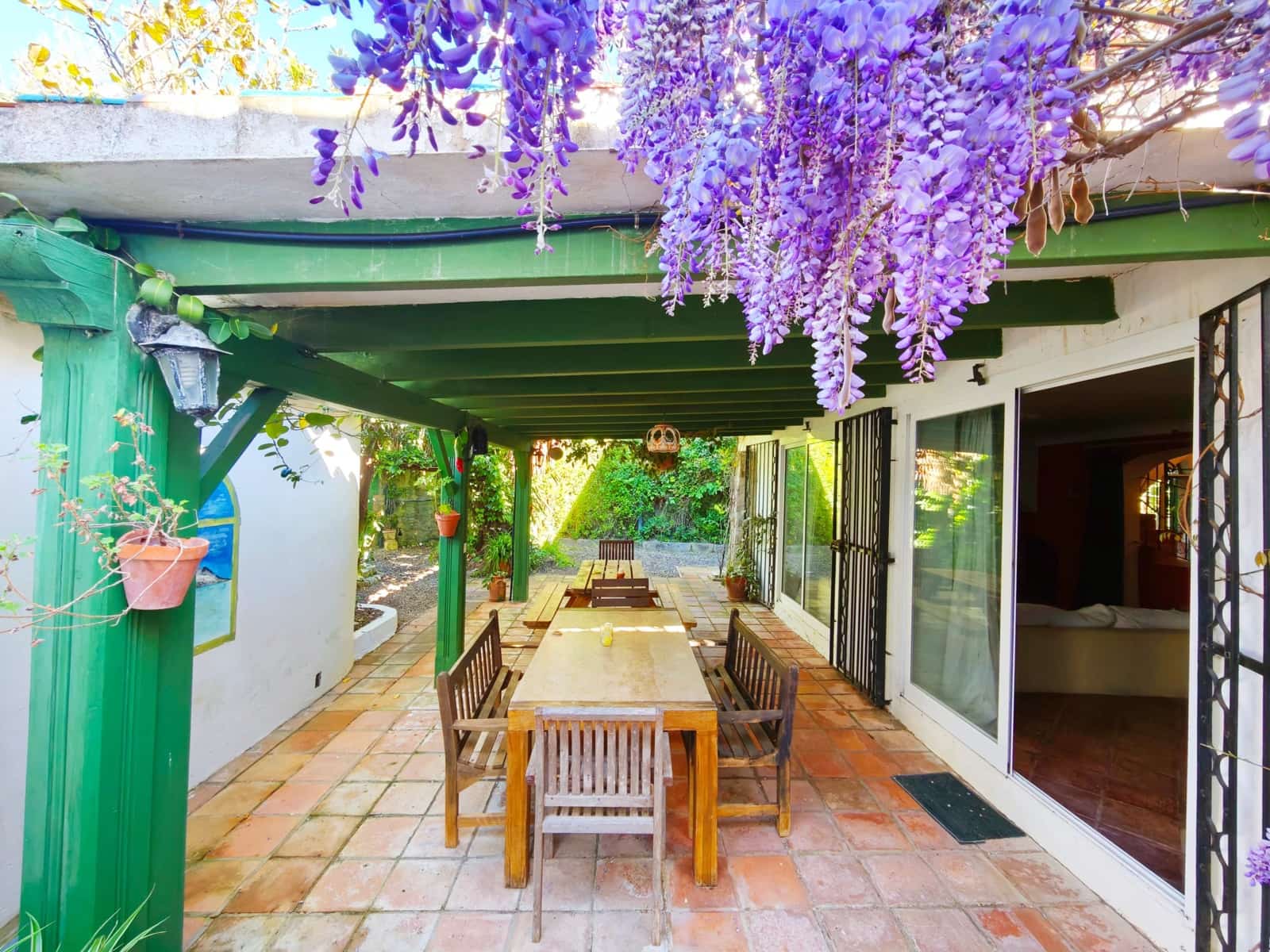 5 bedroom Villa for sale in Algeciras with pool garage - € 650,000 (Ref: 9784072)