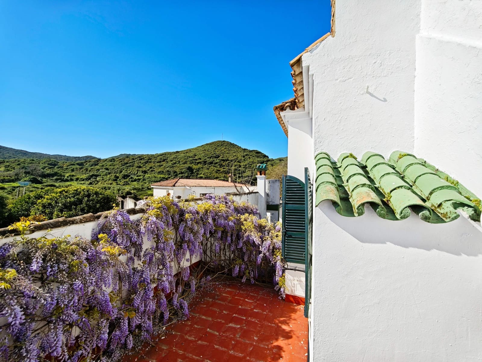 5 bedroom Villa for sale in Algeciras with pool garage - € 650,000 (Ref: 9784072)