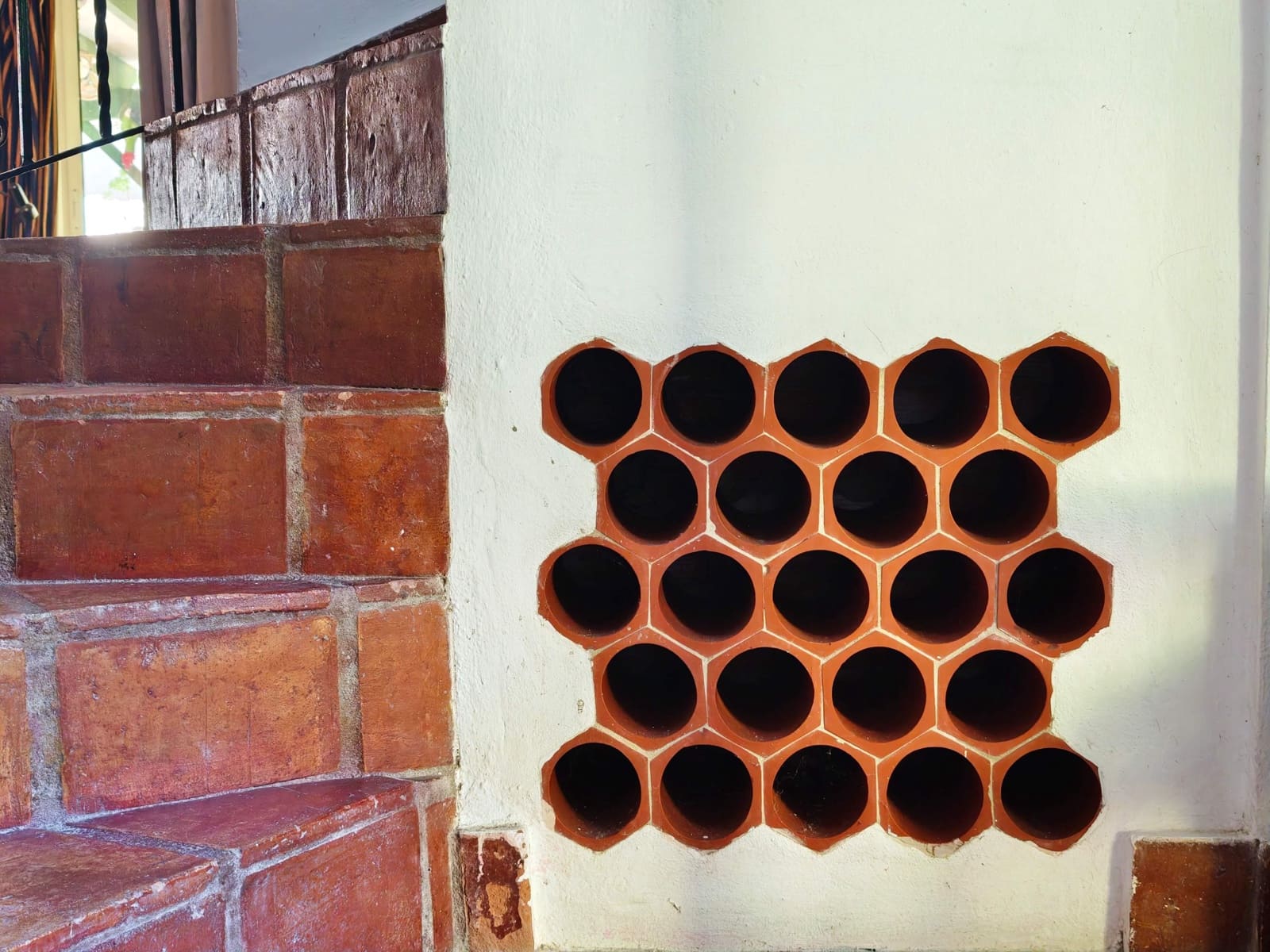 5 bedroom Villa for sale in Algeciras with pool garage - € 650,000 (Ref: 9784072)