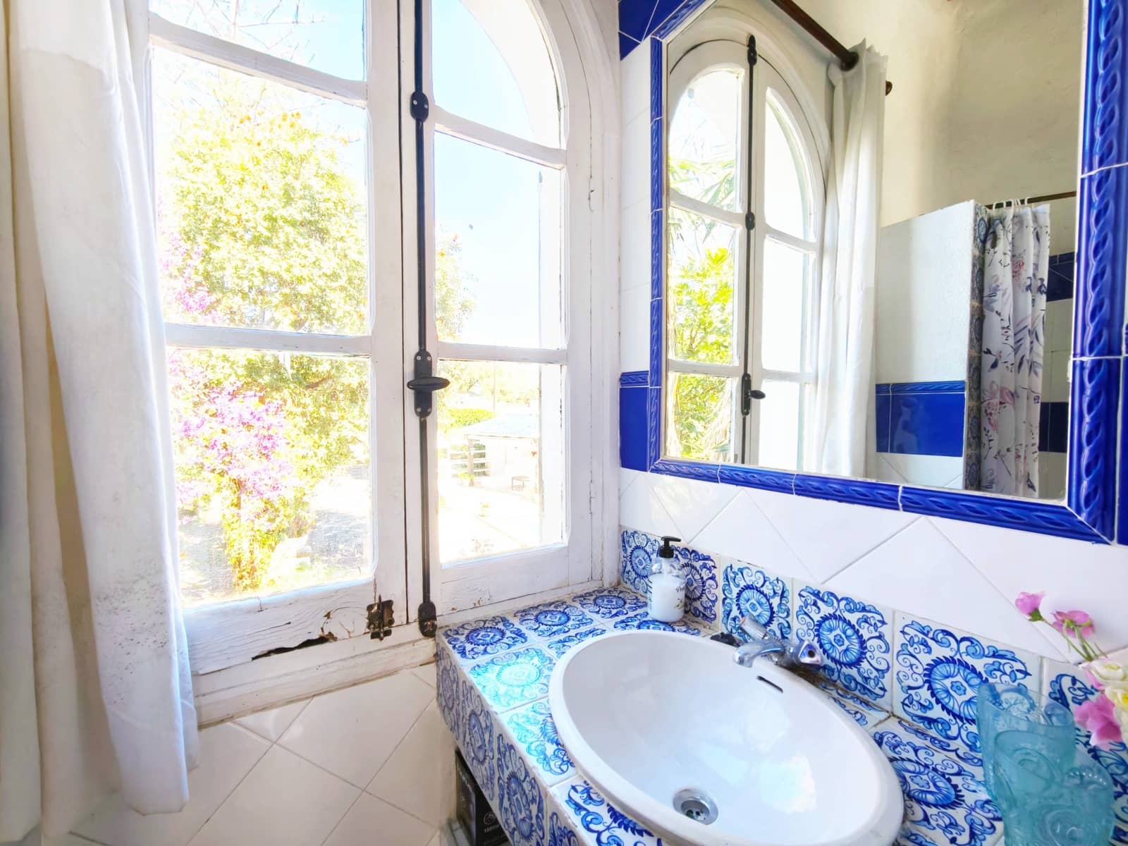 5 bedroom Villa for sale in Algeciras with pool garage - € 650,000 (Ref: 9784072)