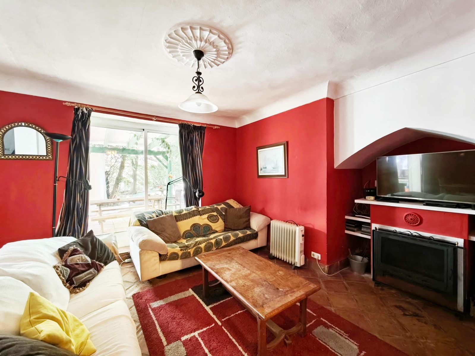 5 bedroom Villa for sale in Algeciras with pool garage - € 650,000 (Ref: 9784072)