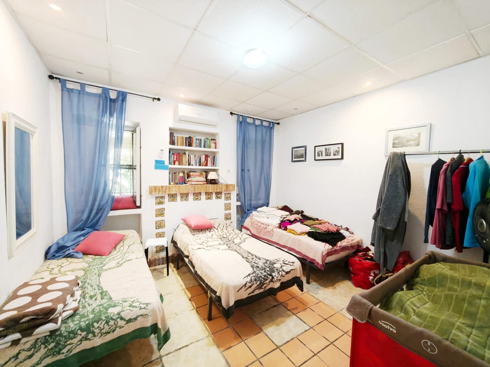 5 bedroom Villa for sale in Algeciras with pool garage - € 650,000 (Ref: 9784072)