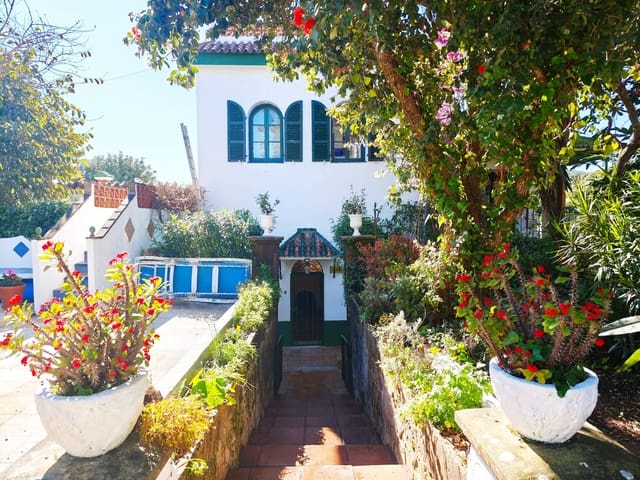 5 soveværelse Villa til salg i Algeciras med swimmingpool garage - € 650.000 (Ref: 9784072)