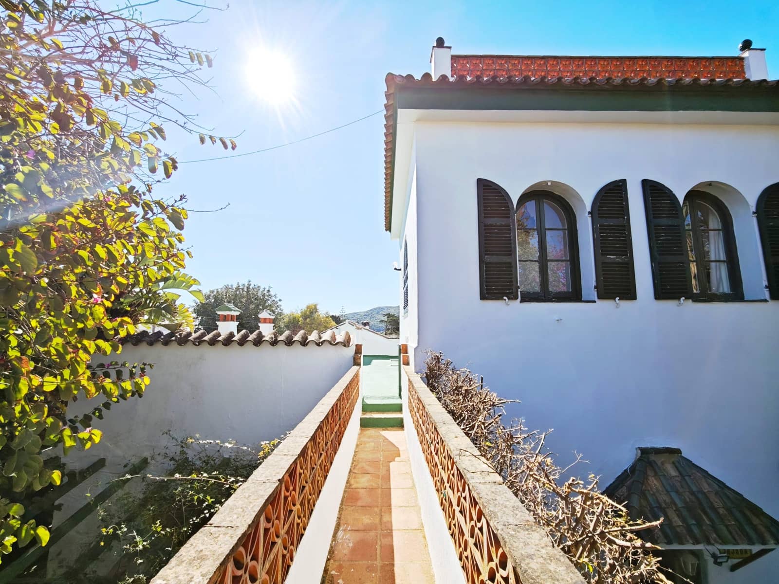 5 bedroom Villa for sale in Algeciras with pool garage - € 650,000 (Ref: 9784072)