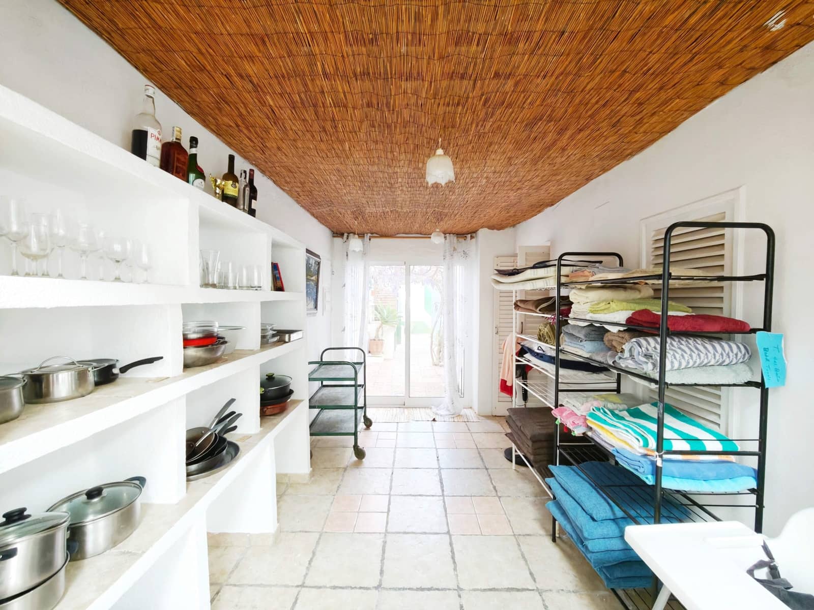 5 bedroom Villa for sale in Algeciras with pool garage - € 650,000 (Ref: 9784072)