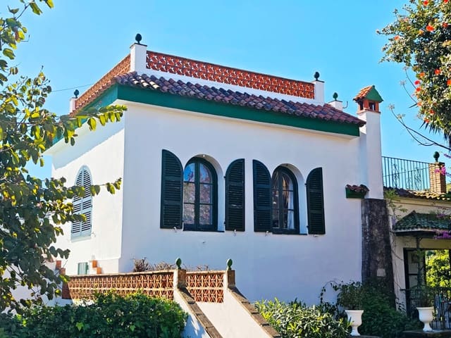 5 soveværelse Villa til salg i Algeciras med swimmingpool garage - € 650.000 (Ref: 9784072)