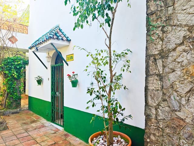 5 soveværelse Villa til salg i Algeciras med swimmingpool garage - € 650.000 (Ref: 9784072)