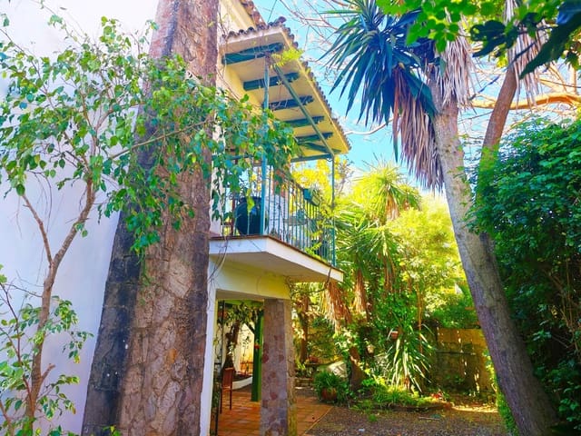 5 soveværelse Villa til salg i Algeciras med swimmingpool garage - € 650.000 (Ref: 9784072)