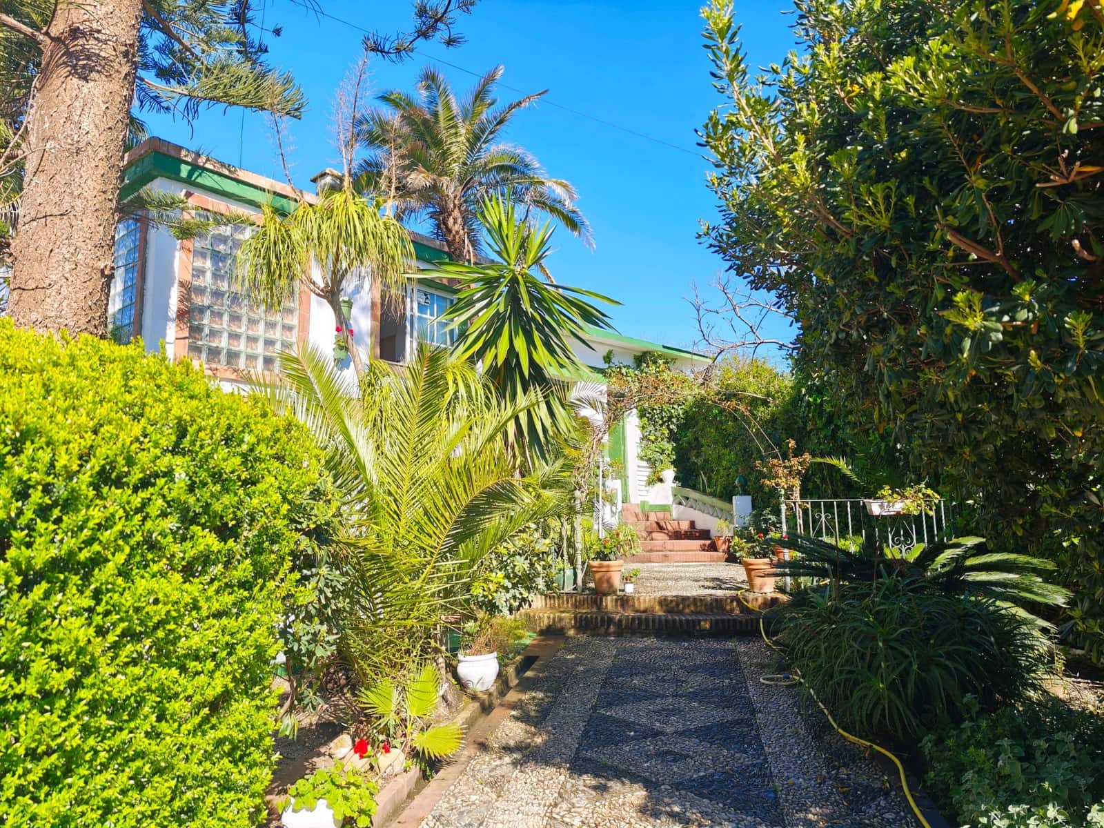 5 bedroom Villa for sale in Algeciras with pool garage - € 650,000 (Ref: 9784072)