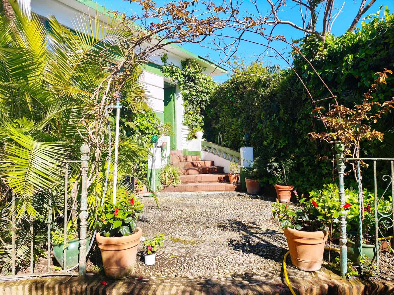 5 bedroom Villa for sale in Algeciras with pool garage - € 650,000 (Ref: 9784072)