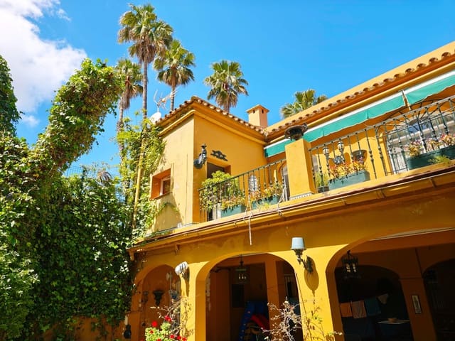 15 bedroom Villa for sale in Algeciras - € 730,000 (Ref: 9784073)