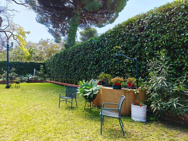 15 bedroom Villa for sale in Algeciras - € 730,000 (Ref: 9784073)