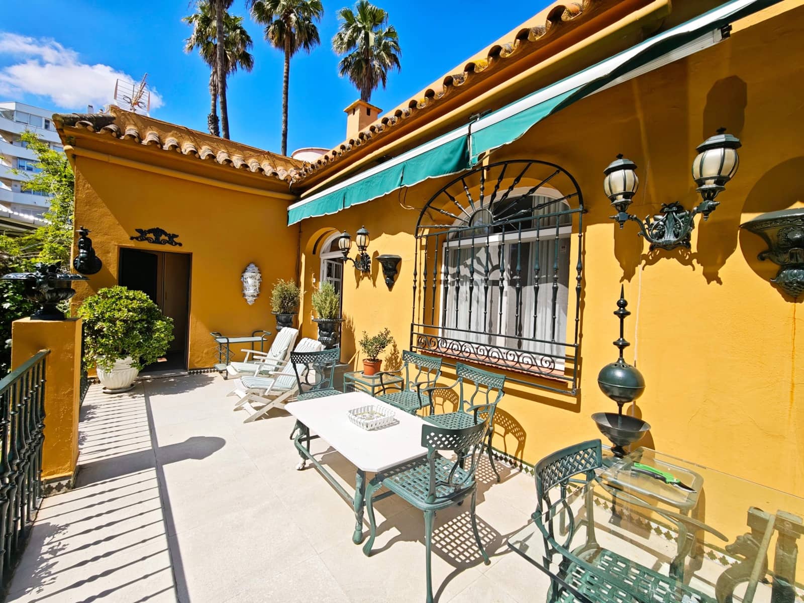 15 bedroom Villa for sale in Algeciras - € 730,000 (Ref: 9784073)