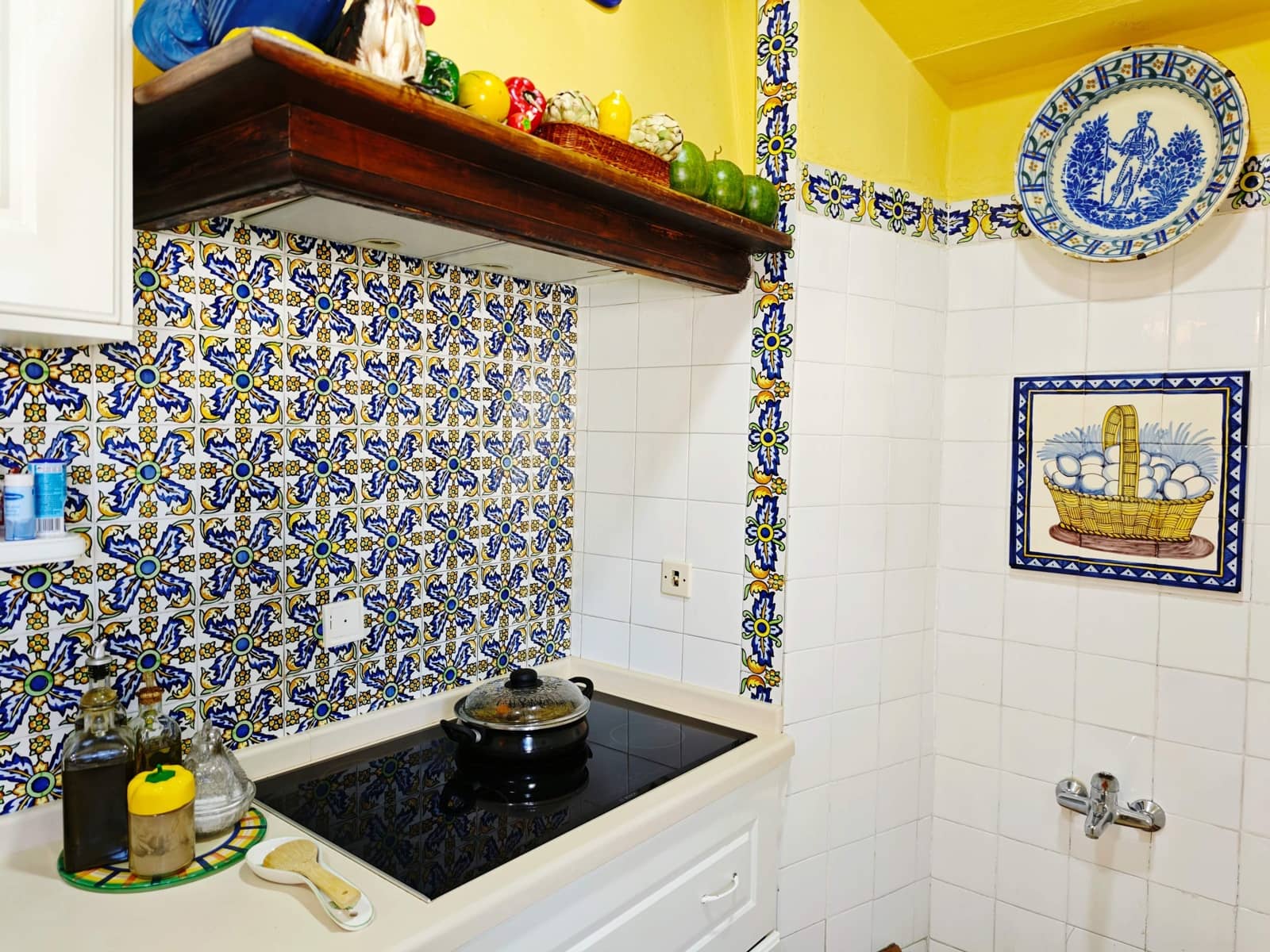 15 bedroom Villa for sale in Algeciras - € 730,000 (Ref: 9784073)