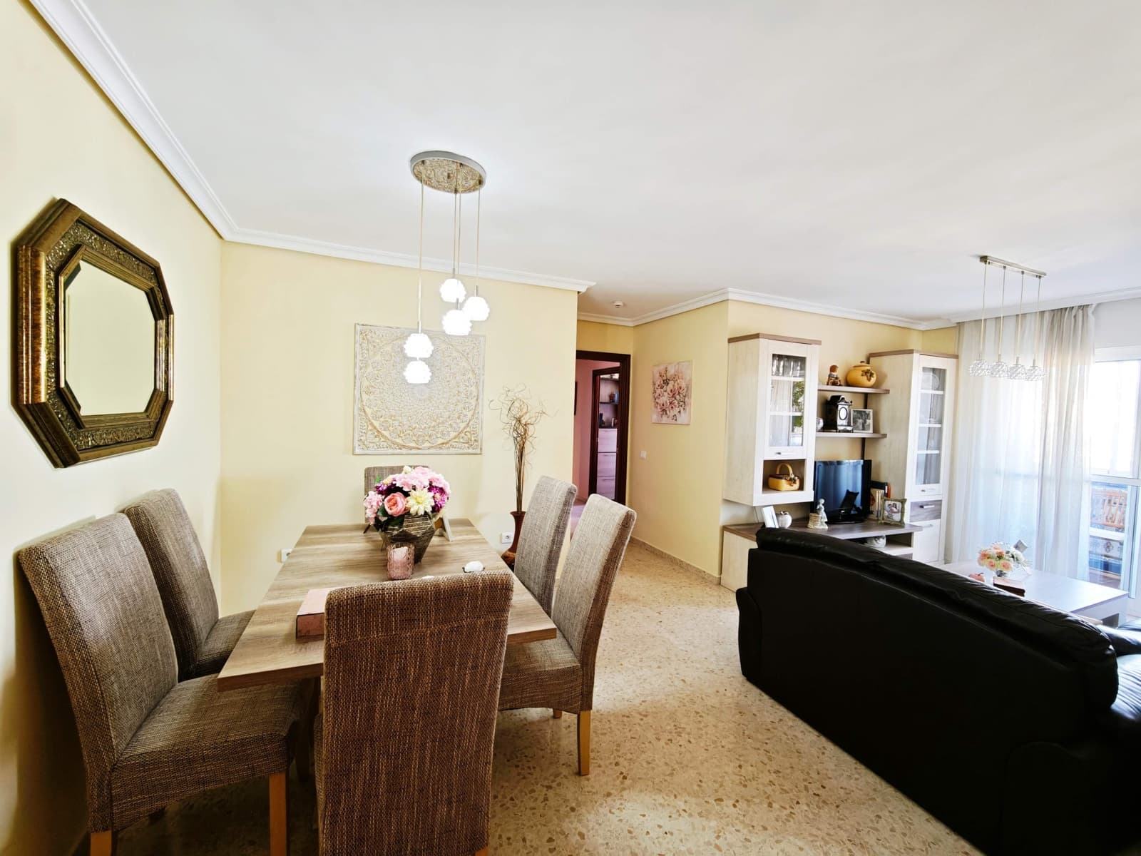 3 slaapkamer Flat te koop in Algeciras met garage - € 155.000 (Ref: 9784074)