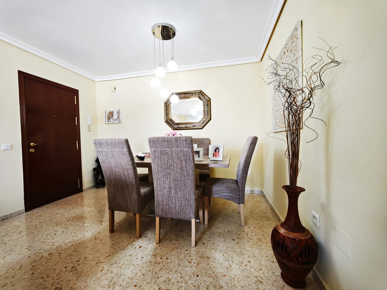 3 slaapkamer Flat te koop in Algeciras met garage - € 155.000 (Ref: 9784074)