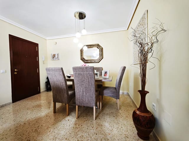 3 slaapkamer Flat te koop in Algeciras met garage - € 155.000 (Ref: 9784074)