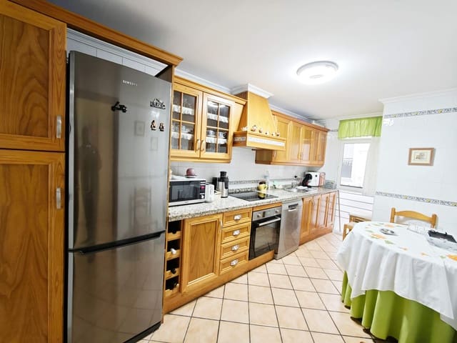 3 slaapkamer Flat te koop in Algeciras met garage - € 155.000 (Ref: 9784074)