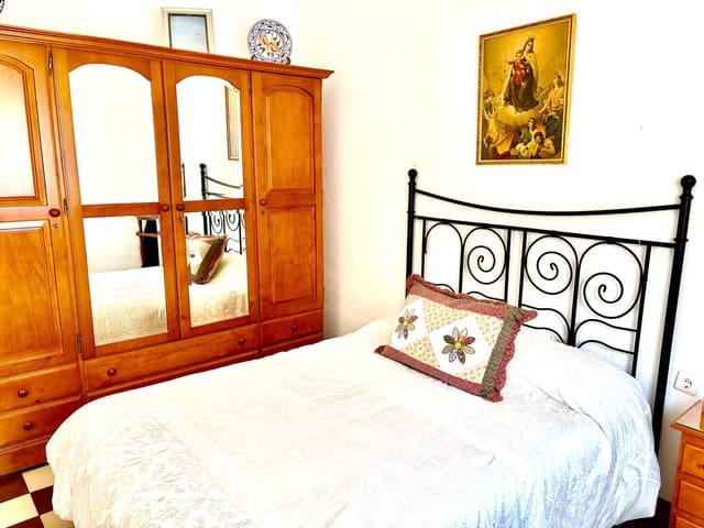 Building Plot for sale in La Línea de la Concepción - € 600,000 (Ref: 9788423)