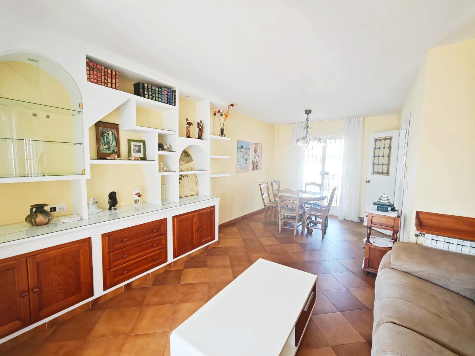 4 soveværelse Villa til salg i Algeciras med swimmingpool - € 650.000 (Ref: 9788425)