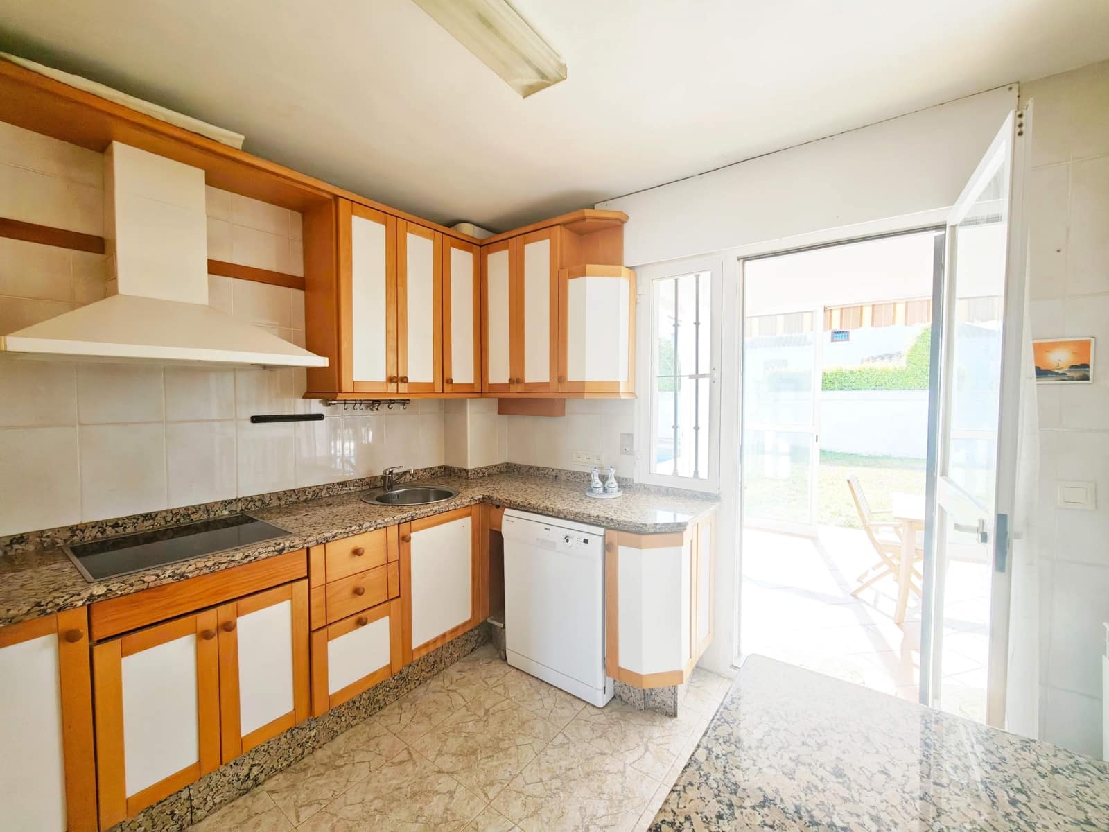 4 soveværelse Villa til salg i Algeciras med swimmingpool - € 650.000 (Ref: 9788425)