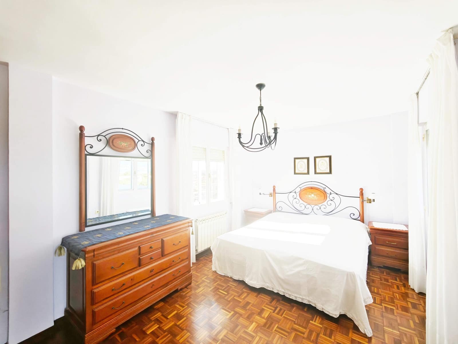 4 soveværelse Villa til salg i Algeciras med swimmingpool - € 650.000 (Ref: 9788425)