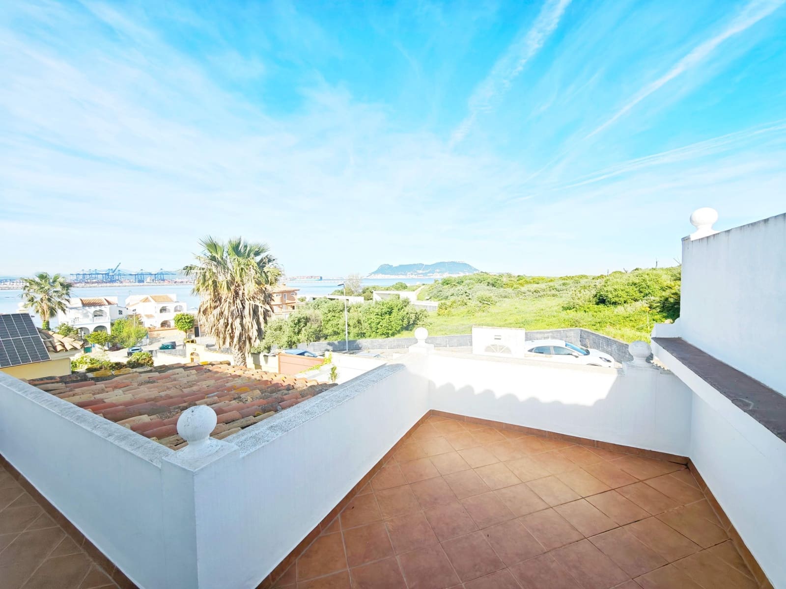 4 soveværelse Villa til salg i Algeciras med swimmingpool - € 650.000 (Ref: 9788425)