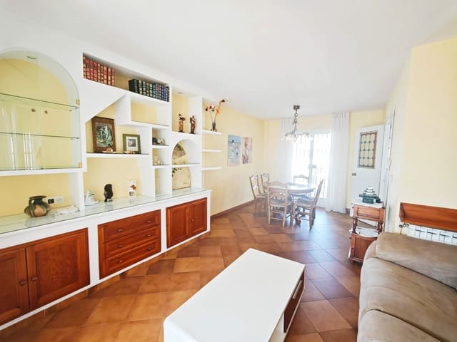 4 chambre Villa/Maison à vendre à Algeciras avec piscine - 650 000 € (Ref: 9788425)