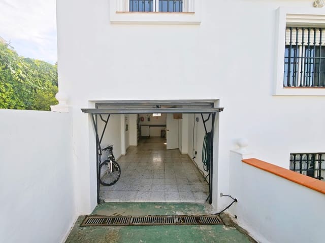 4 chambre Villa/Maison à vendre à Algeciras avec piscine - 650 000 € (Ref: 9788425)