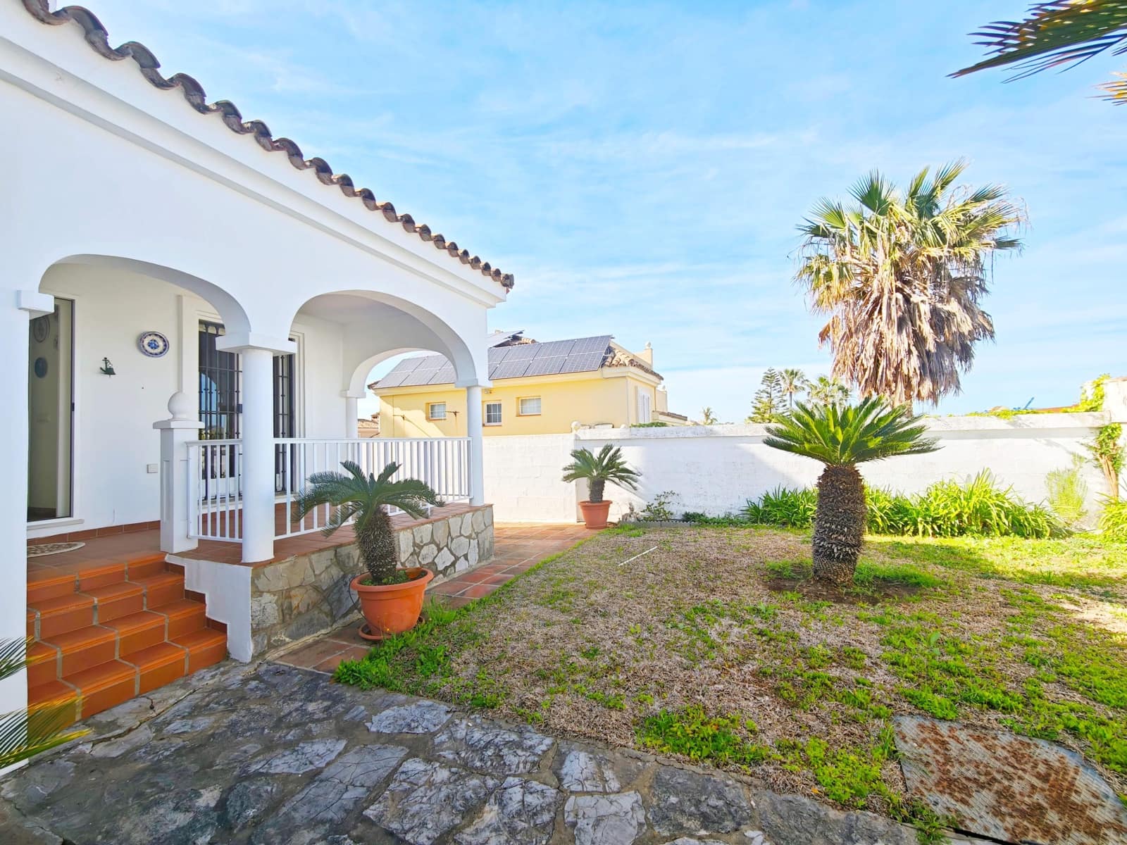 4 soveværelse Villa til salg i Algeciras med swimmingpool - € 650.000 (Ref: 9788425)